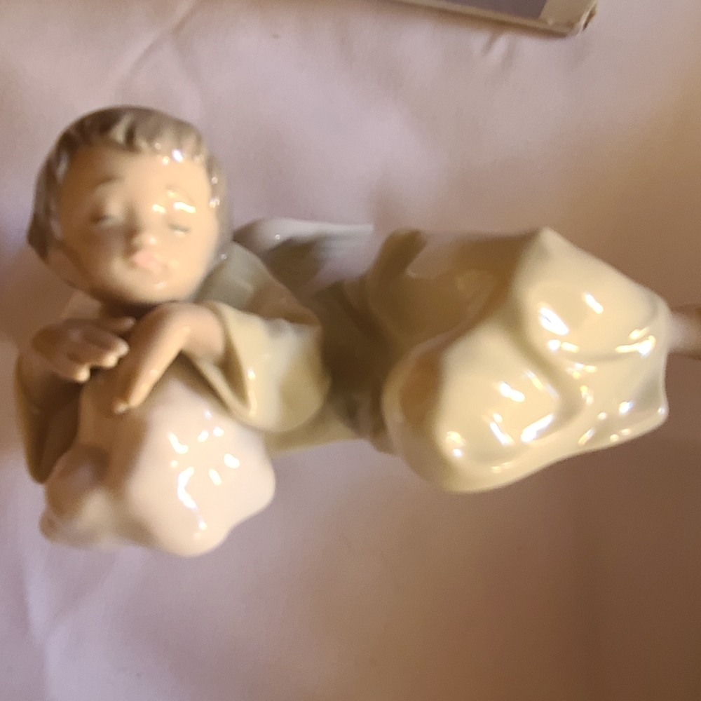 Lladro figurine "Heavenly Dreamer"